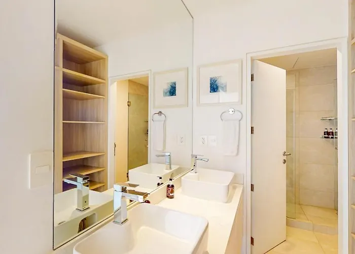 Spacious With Private Washer/dryer, Views, And Shared Pool Сasa de vacaciones