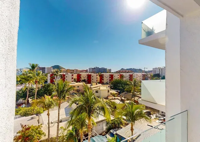 Spacious With Private Washer/dryer, Views, And Shared Pool Сasa de vacaciones Cabo San Lucas