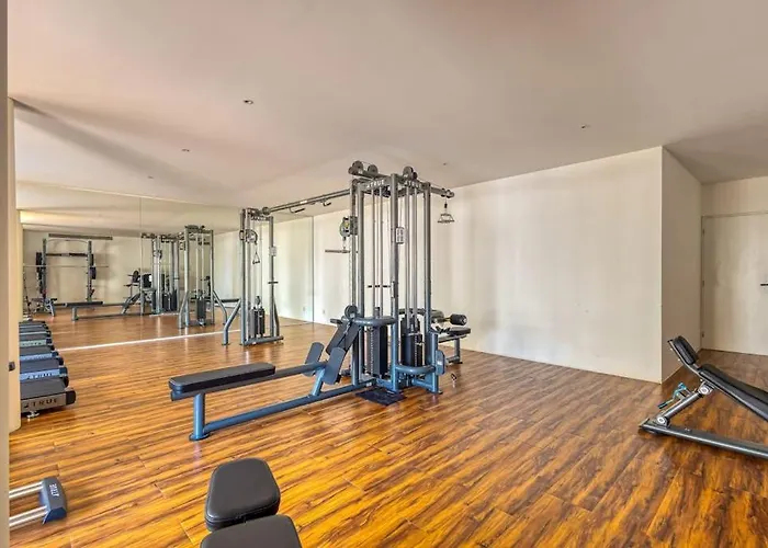 Сasa de vacaciones Spacious With Private Washer/dryer, Views, And Shared Pool *