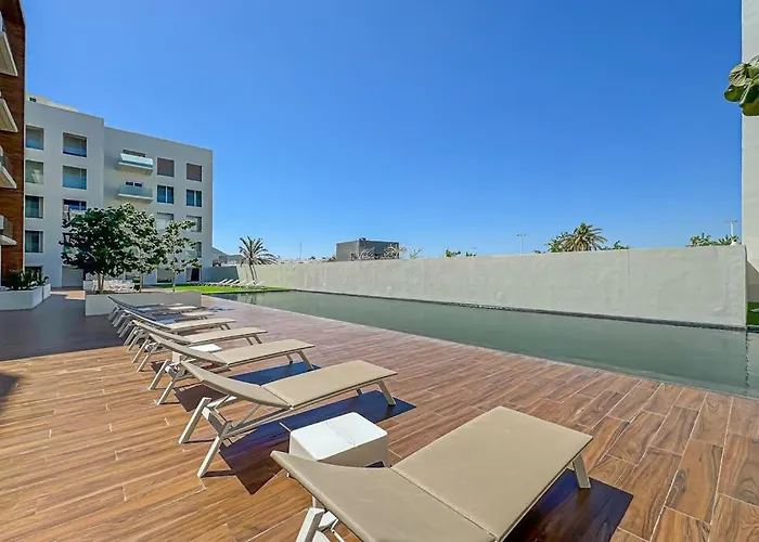 Сasa de vacaciones Spacious With Private Washer/dryer, Views, And Shared Pool *